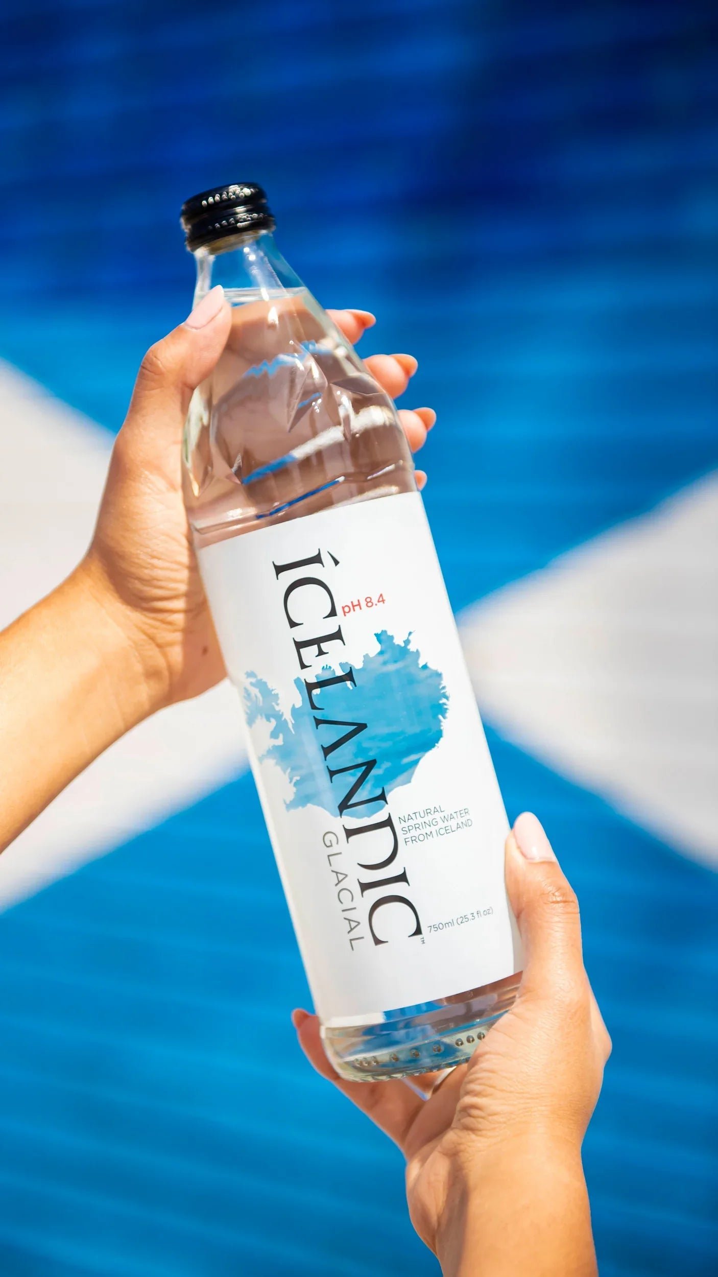 Icelandic Glacial Natural Mineral Water 84x750 ml plastic